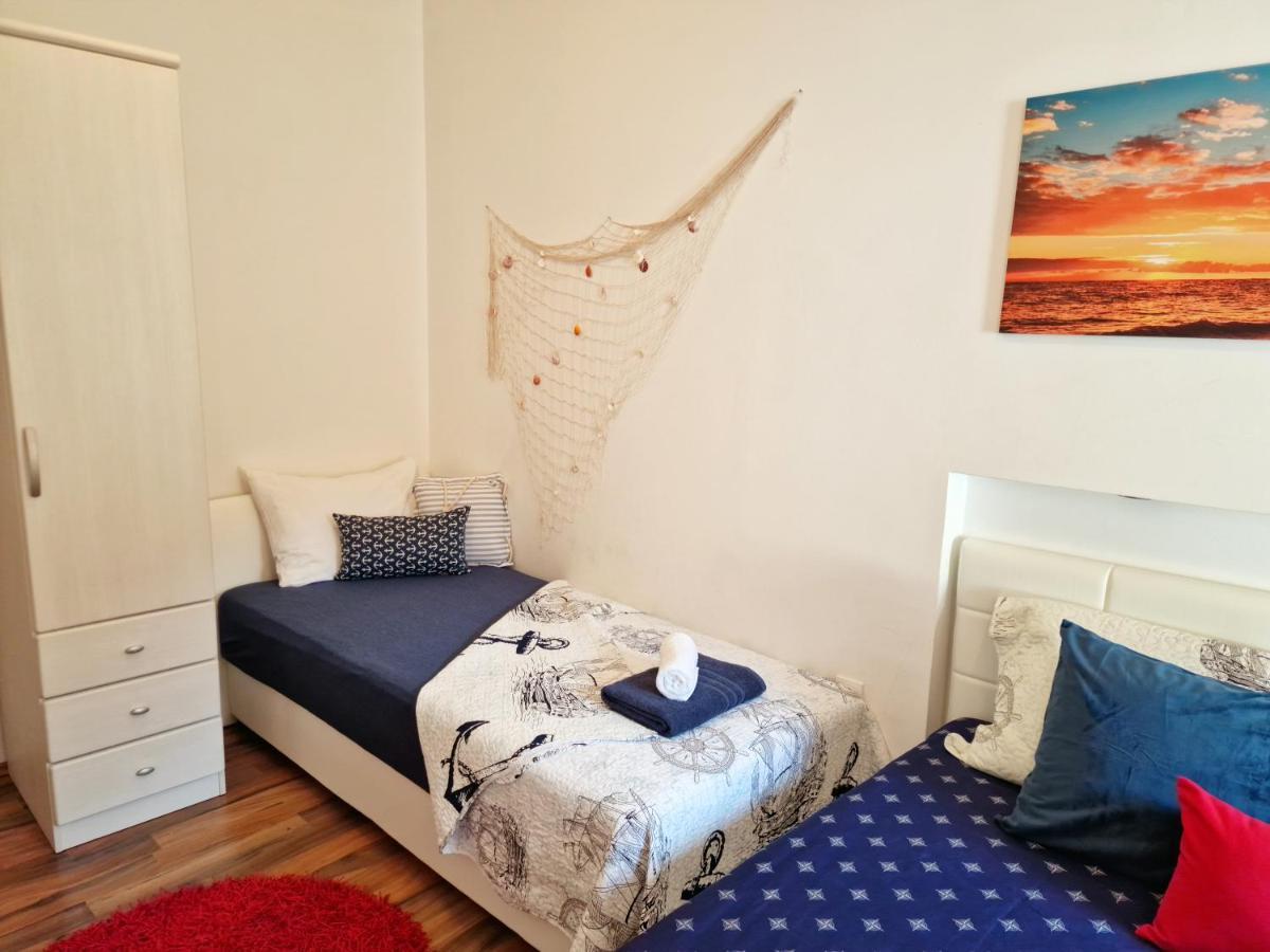 Pirates' Bay Apartment - Омиш Экстерьер фото